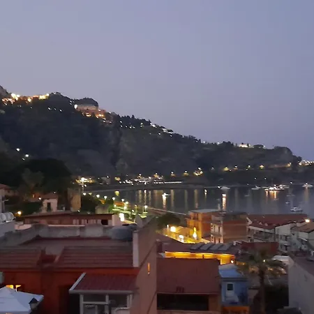 Mungi Bay, Flat With Sea View Roof Top Terrace Giardini Naxos Exterior photo