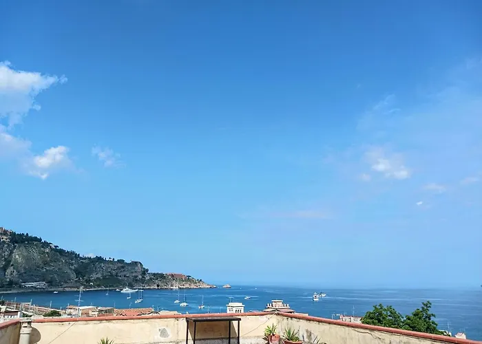 Mungi Bay, Flat With Sea View Roof Top Terrace
