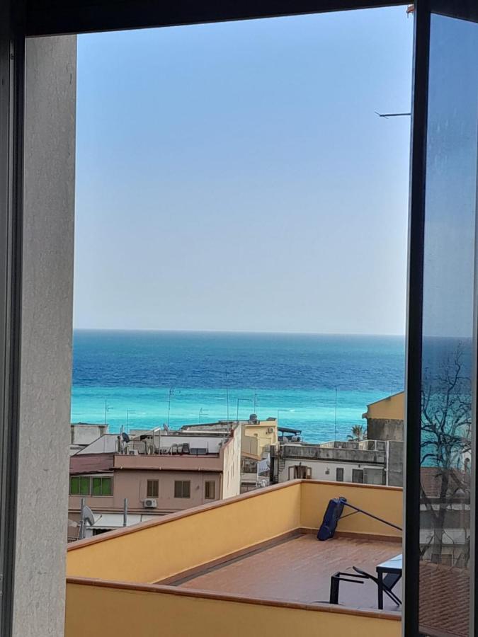 Mungi Bay, Flat With Sea View Roof Terrace *