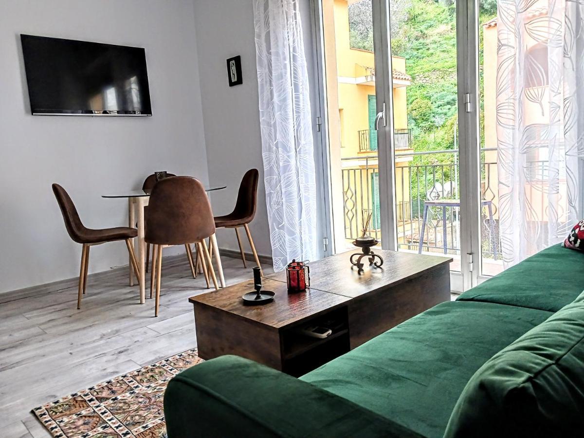 Mungi Bay, Flat With Sea View Roof Terrace * Giardini Naxos